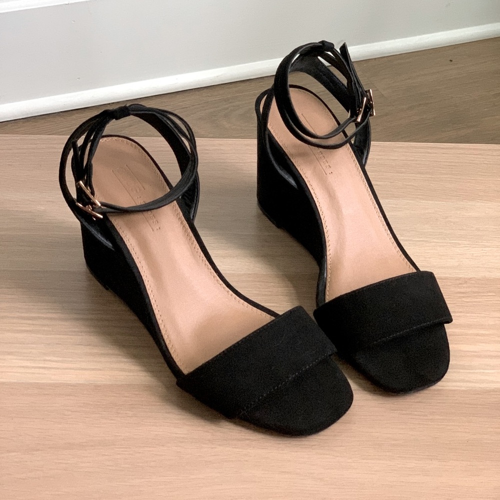 Wedge Ankle Strap Heel square toe